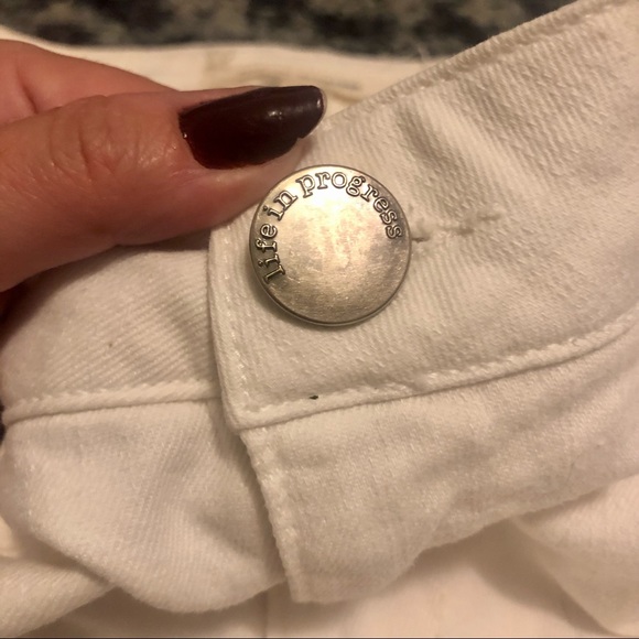 Forever 21 White Distressed Jeans Size 26 - Picture 5 of 12